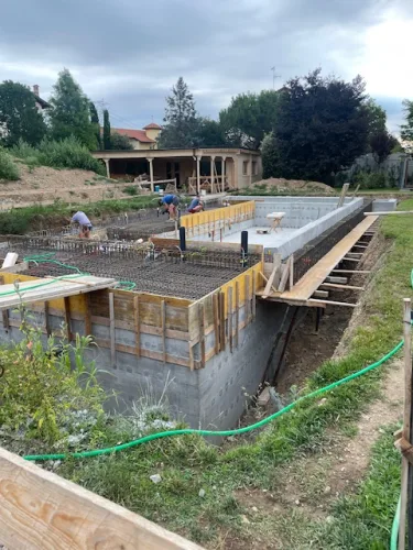 Piscina privata - immagine 17