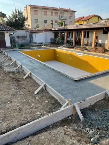 Piscina privata - immagine 6